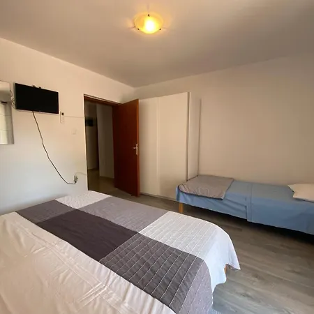 Lungomare Apartment *